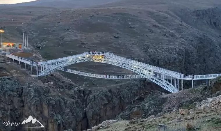 پل معلق از جاهای دیدنی اردبیل