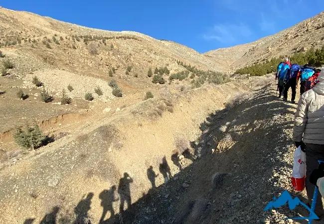 مسیر صعود به قله آسیاب باد