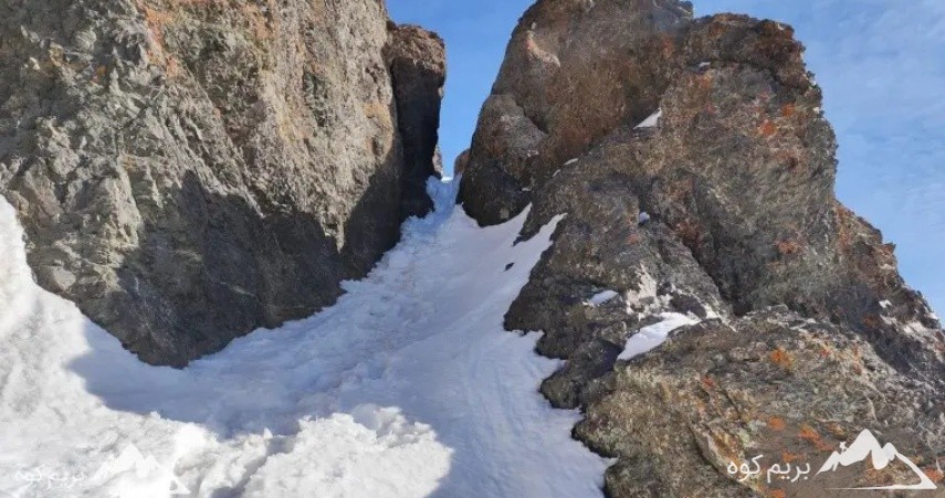 قله چشمه شاهی کجاست؟ راهنمای صعود(درجه سختی، ارتفاع و...)