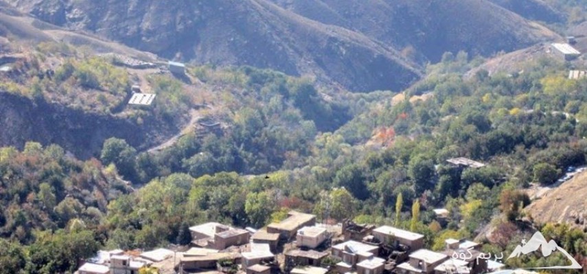 پیمایش و بازدید از کوه سنگی روستای وردیج