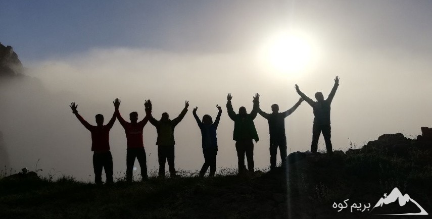 صعود به قله خرونرو