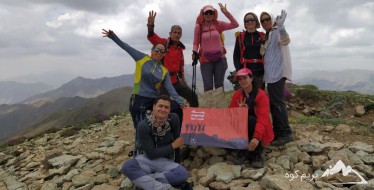 صعود به قله‌های سرسیاه‌غارها