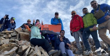 صعود به قله علم کوه