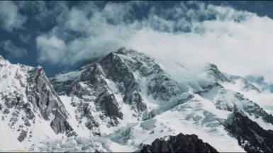 فرود از دومین قله مرتفع دنیا با اسکی